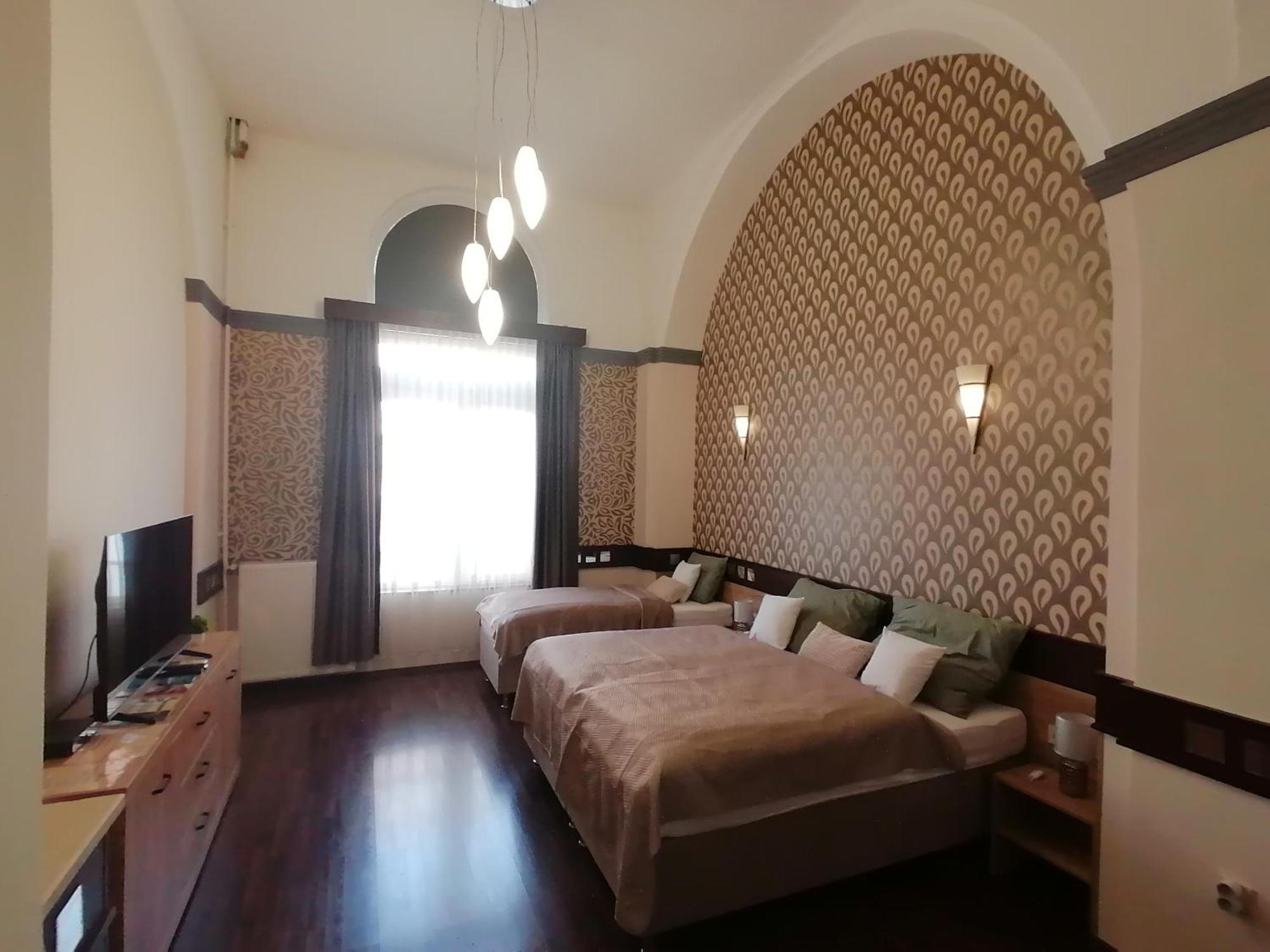 Mohacs Korona Apartman Bagian luar foto
