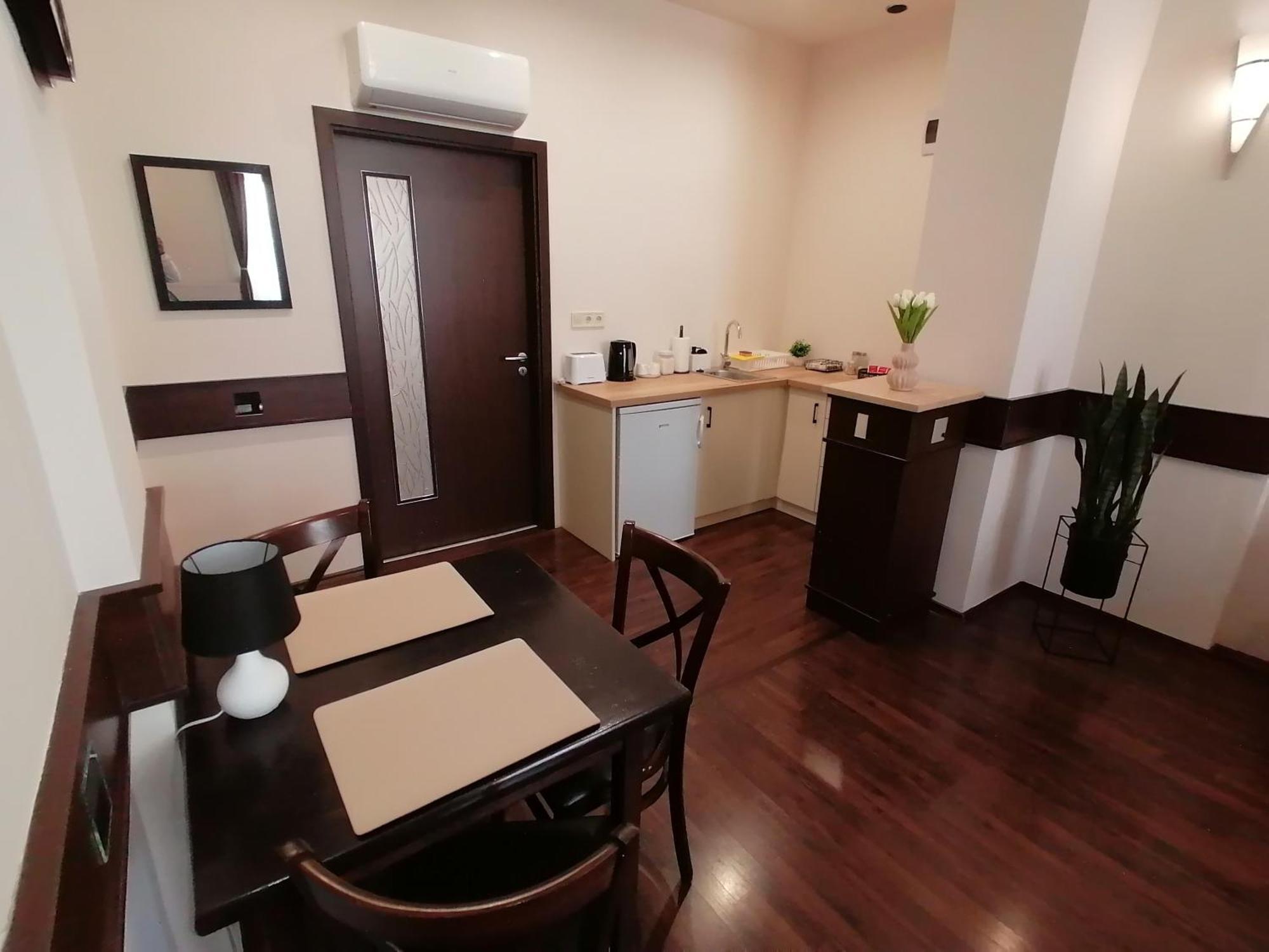 Mohacs Korona Apartman Bagian luar foto