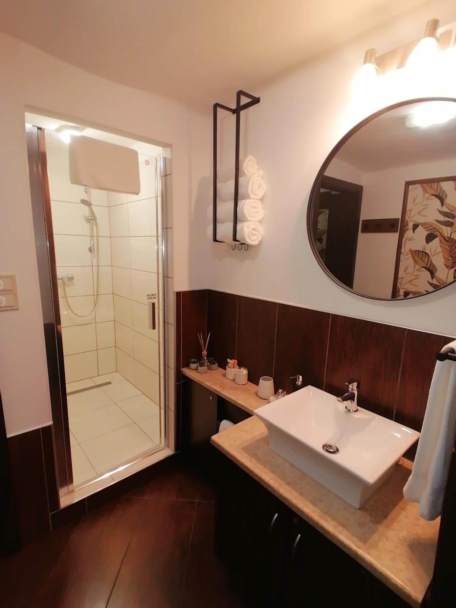 Mohacs Korona Apartman Bagian luar foto