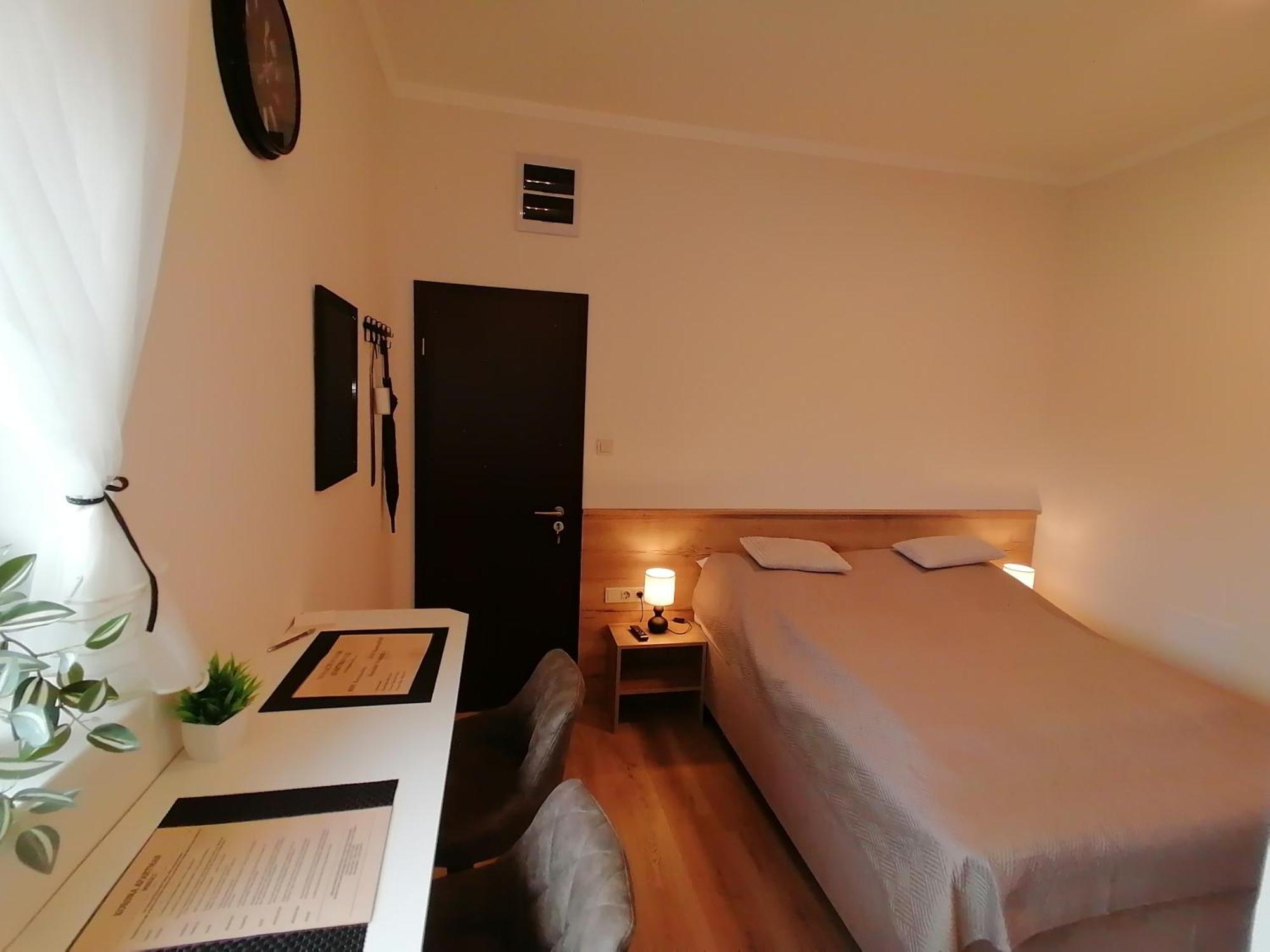 Mohacs Korona Apartman Bagian luar foto