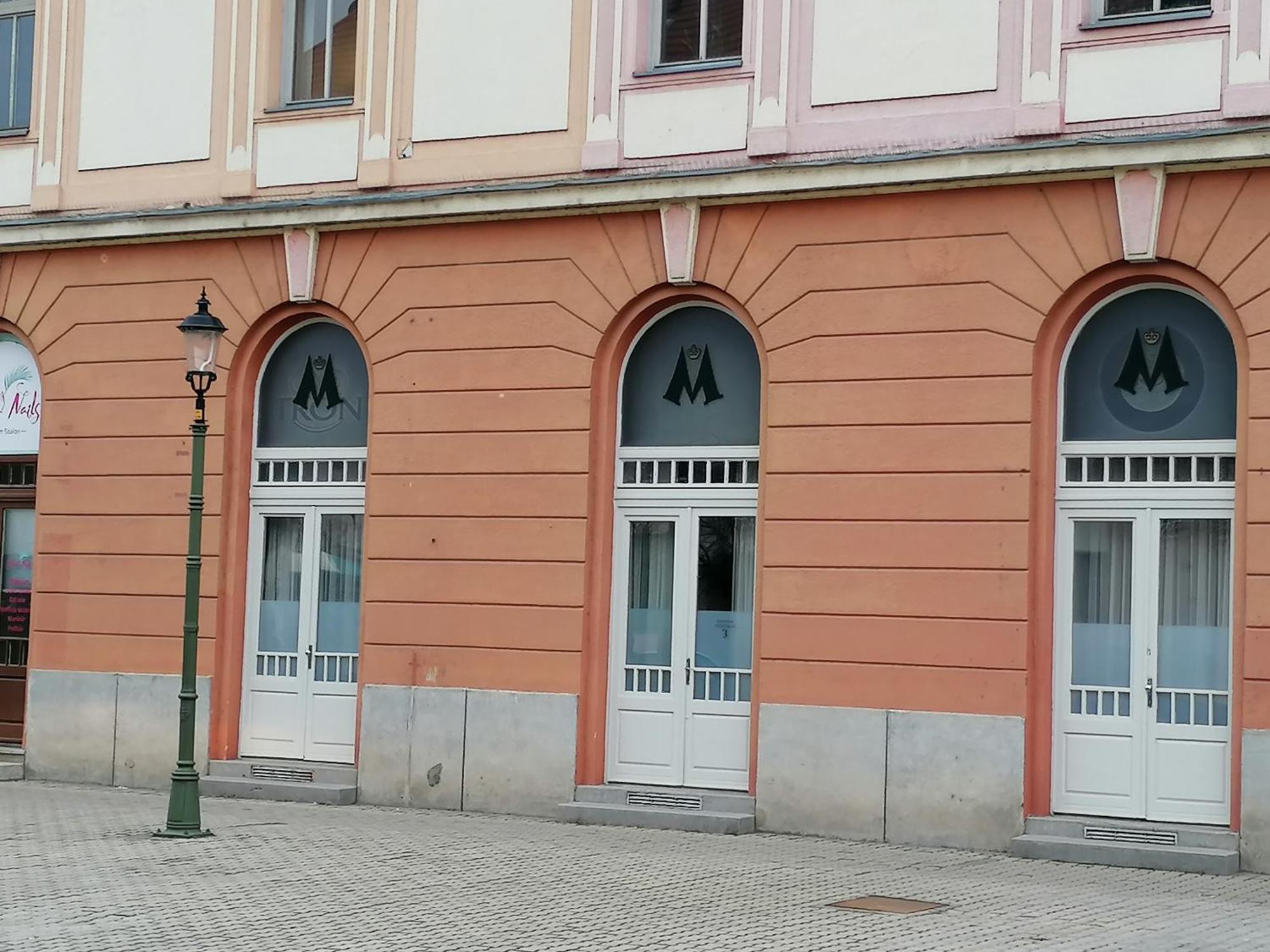 Mohacs Korona Apartman Bagian luar foto